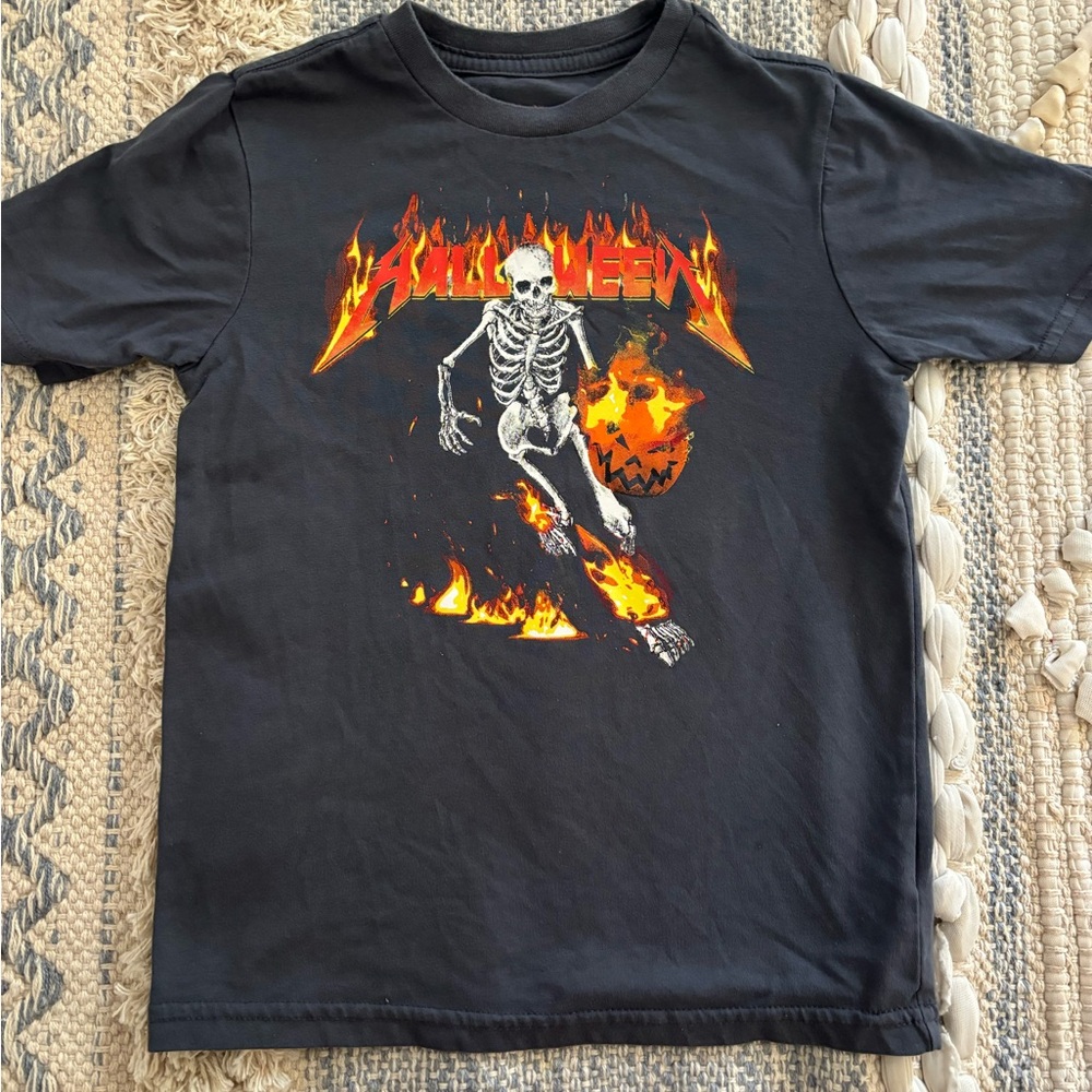 Halloween 6-7 small t-shirt